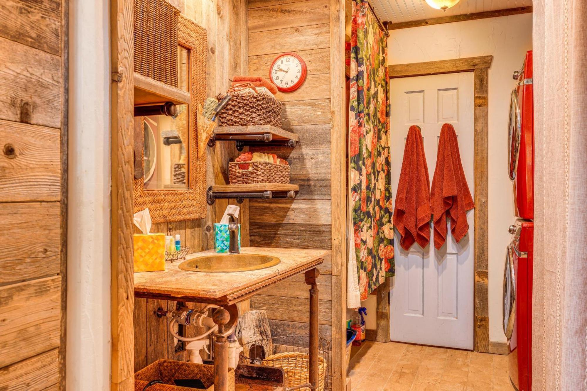 Pet-Friendly Wimberley Cabin With Fire Pit And Hot Tub Екстер'єр фото