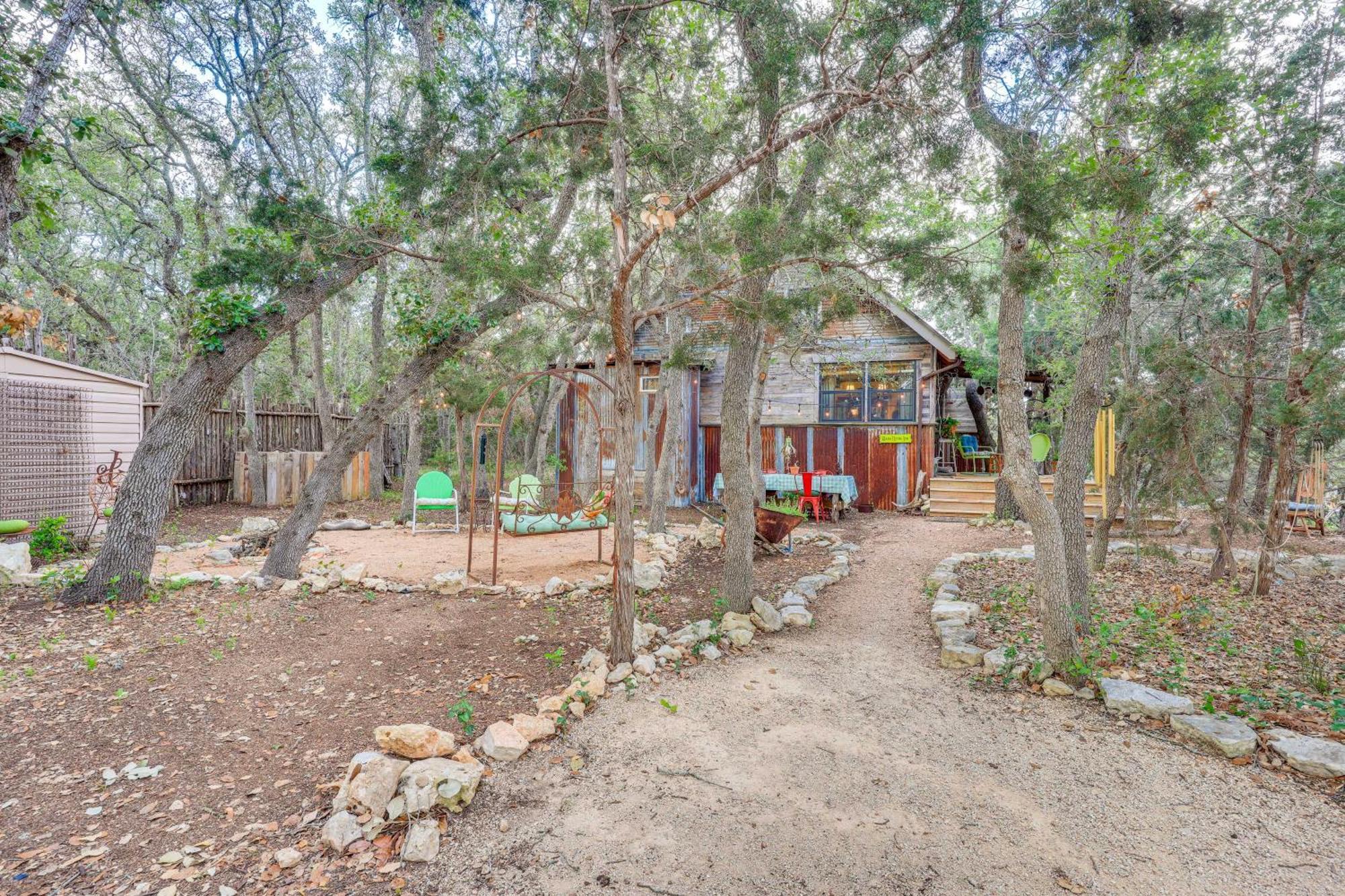 Pet-Friendly Wimberley Cabin With Fire Pit And Hot Tub Екстер'єр фото