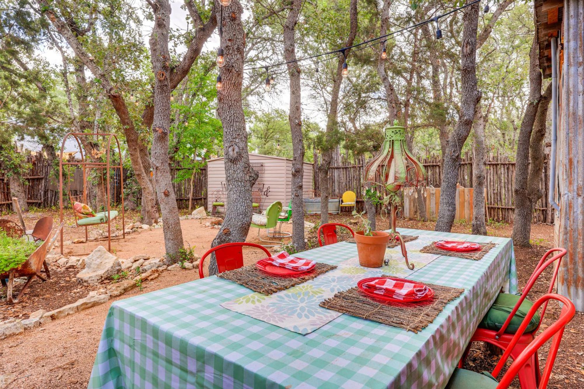 Pet-Friendly Wimberley Cabin With Fire Pit And Hot Tub Екстер'єр фото